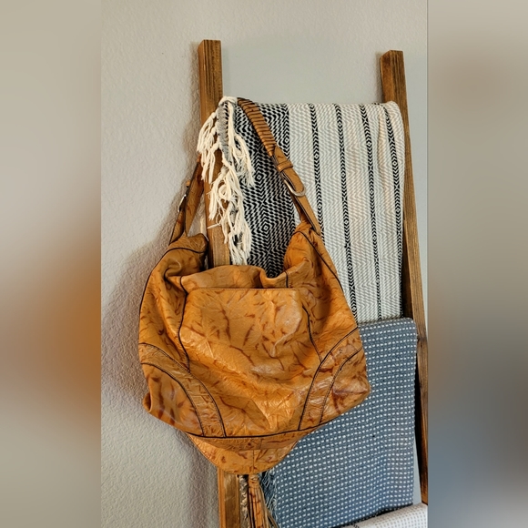 HYPE Leather Bag - Picture 3 of 12